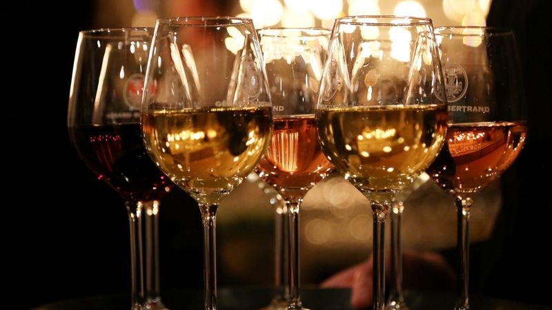 Mazās alkoholisko dzērienu darītavas produkciju varēs ražot tikai no Latvijā iegūtiem augiem