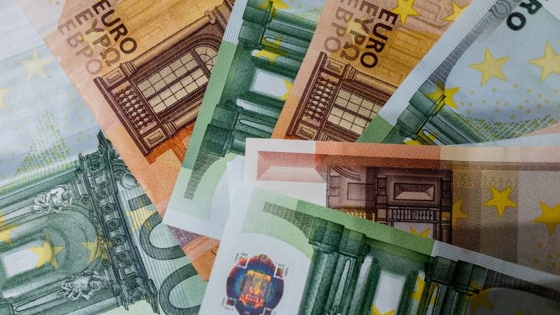 Piešķir 70,2 miljonus eiro eksportējošo un tūrisma uzņēmumu darbinieku algu subsidēšanai