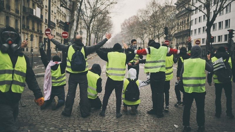 Francijā aizturēts dzelteno vestu līderis Ēriks Druē