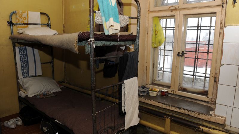 Brīdina par izdevumiem arvien augošās «mūžinieku armijas» uzturēšanai
