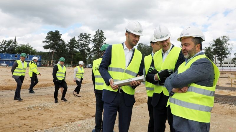 Sāk teju 20 miljonus eiro vērtā loģistikas parka izbūvi Rīgā