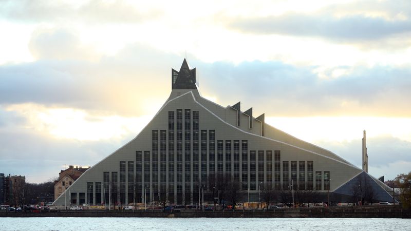Papildināta - Gaismas pils neiztur ugunsdrošības pārbaudi;  atklāj astoņas nepilnības