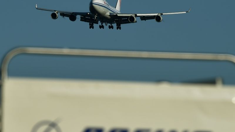 Boeing Ķīnai pārdod 300 lidmašīnas; vienojas par rūpnīcas izveidi