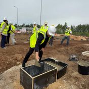 Ieliets pamatakmens 5 miljonu vērtai kulinārijas ražotnei Rumbulā
