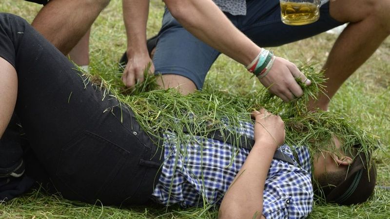 Bēgļu piepildītajā Vācijā sākas Oktoberfest