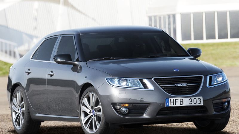 Saab 9-5 pret Audi A6 un Mercedes E klasi