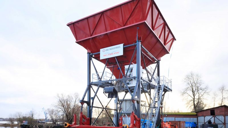 LNK Industries ražo mobilos bunkurus beramkravu pārkraušanai pasaules ostās