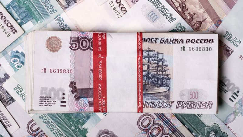Krievijas rubļa nedienas turpinās