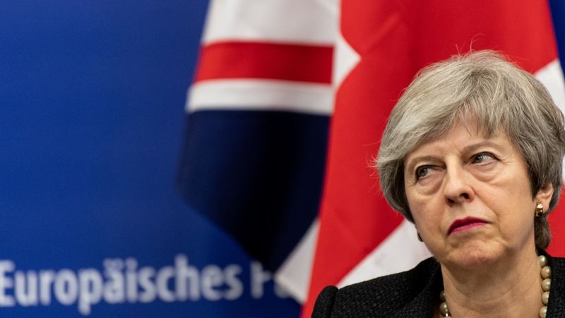 Britu mārciņas vērtība nestabila pirms Breksita balsojuma, biržu indeksi pieaug