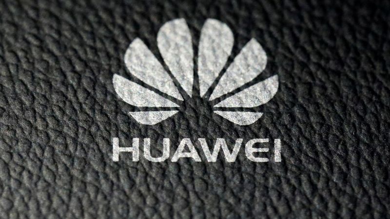 Čehijas radio: Huawei darbiniekiem Čehijā jāvāc sensitīva uzņēmēju un amatpersonu informācija