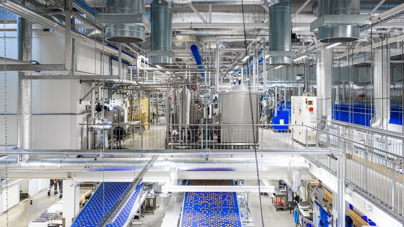 FOTO: Ādažos atklāta 100 miljonus eiro vērtā Orkla Biscuit Production ražotne