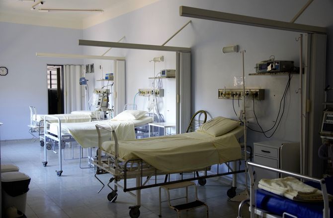 Valdībā apstiprina piekoriģēto slimnīcu tīkla reformu