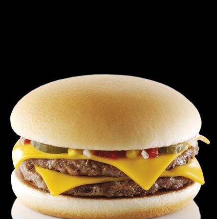 McDonald's mazākā čīzburgera cena Davosā - 10 eiro