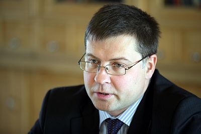 Dombrovskis: ja būs referendums, eiro netiks ieviests