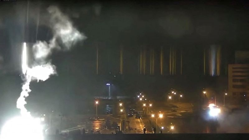 Papildināta - Ugunsgrēks Zaporižjas AES nodzēsts; kodoldrošība nodrošināta