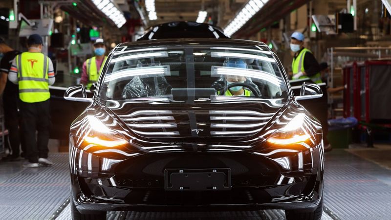 Tesla tirgus vērtība pārsniegusi 500 miljardus dolāru