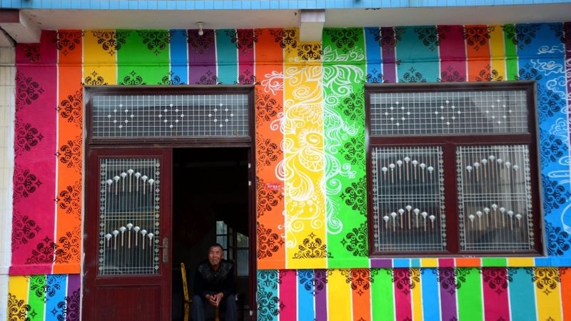 FOTO: Grafiti ciemats Austrumķīnā