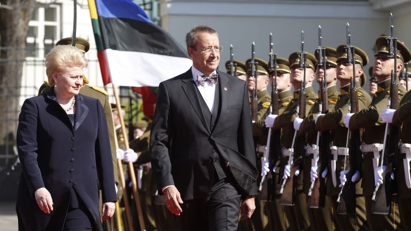 Dienas tēma: Cik pelna kaimiņi?