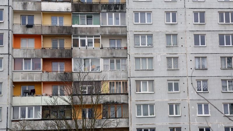 Atbalstu daudzdzīvokļu ēku atjaunošanai varēs saņemt arī trīs un četru dzīvokļu māju iedzīvotāji