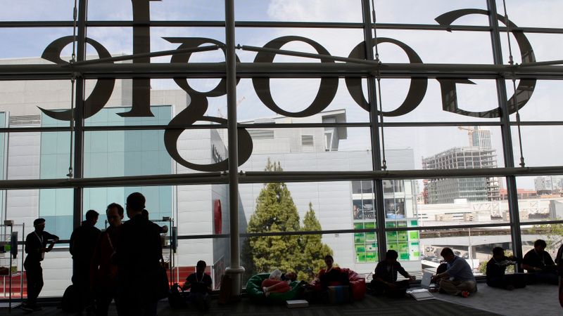 Eiropa pieprasa interneta gigantam Google mainīt privātuma politiku