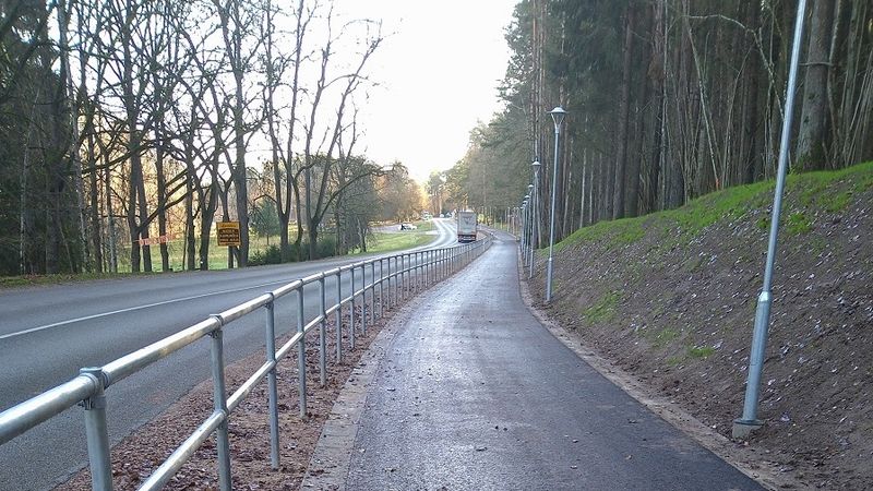 Igate izbūvējusi gājēju un velobraucēju celiņu Tērvetē