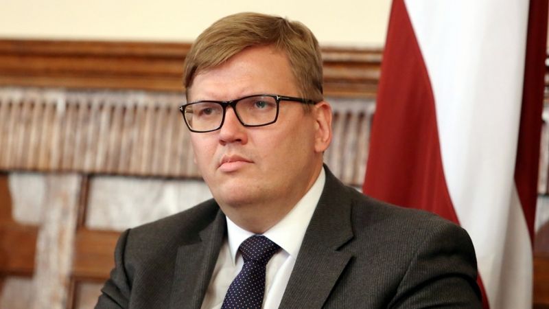 Pūce nolēmis atkāpties no ministra amata