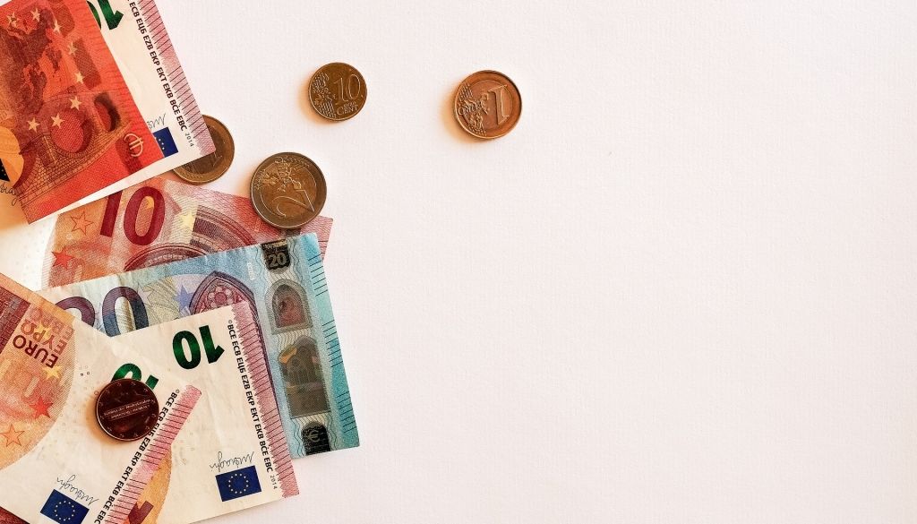 Cenu dinamiku turpina noteikt pandēmijas sekas