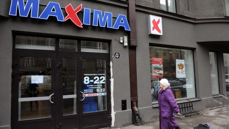 Maxima: izteikumi, ka kasieres strādā «pamperos», ir absurdi