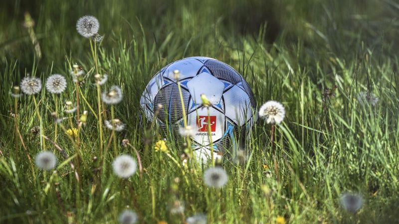 Vācijas futbola bundeslīga atsāks sacensības maija otrajā pusē