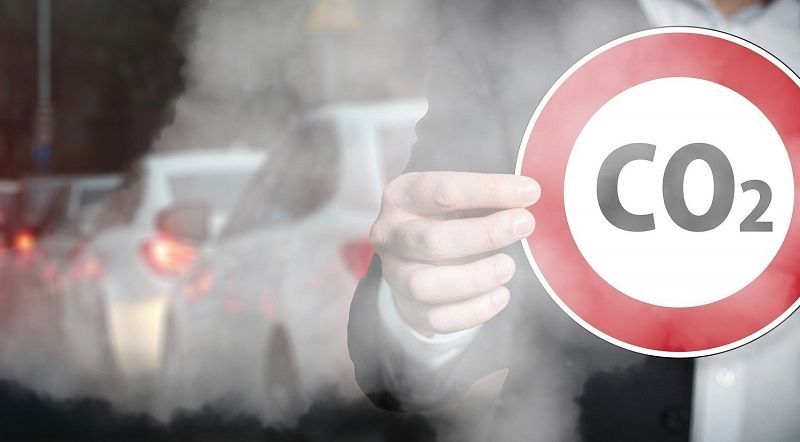 Rīgā iebraukšanas maksu centrā rosina ieviest līdz dzelzceļa lokam