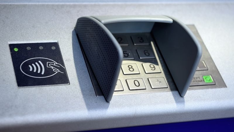 Oranžā brīdinājuma gadījumā jānodrošina kritisko bankomātu darbība un bezskaidrās naudas norēķini