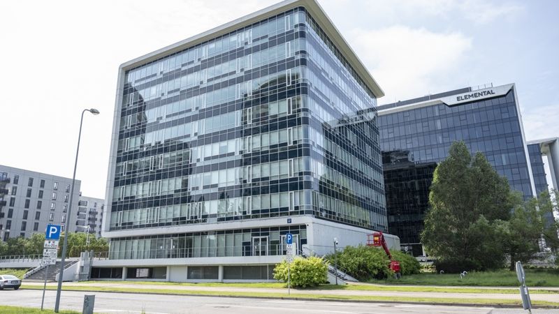 FOTO: SEP pārbūvē Skanstes biroja ēku par modernu skolu