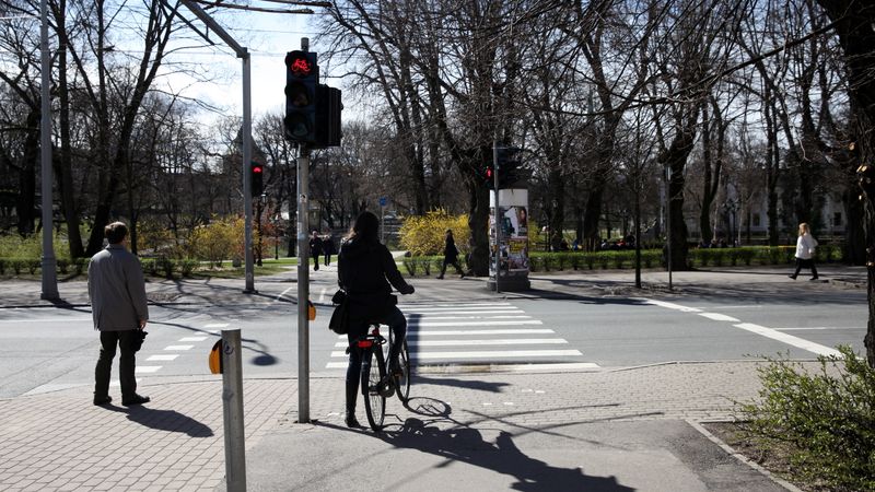 Mainīs Ceļu satiksmes noteikumus; ietves vairāk atvēlēs gājējiem