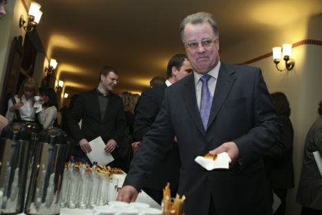Ulmanis grib, lai valsts uzņēmumi finansē viņam un citiem no PLL piederošo Dinamo