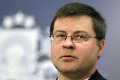 Dombrovskis: jāstrādā, lai cilvēkiem būtu stimuls atgriezties, nevis jāprasa pabalsts
