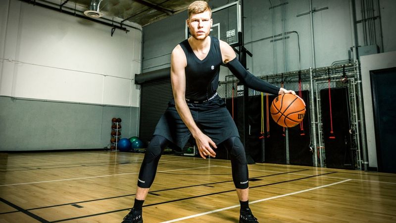 Dāvis Bertāns noslēdzis līgumu ar basketbola aizsargekipējumu ražotāju Blindsave