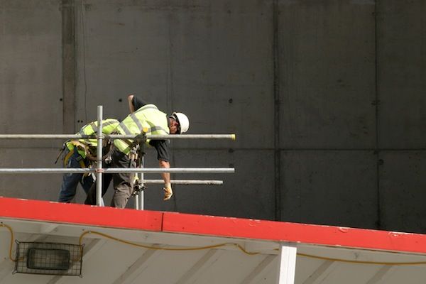 Stingrāk uzraudzīs darba drošību būvniecībā