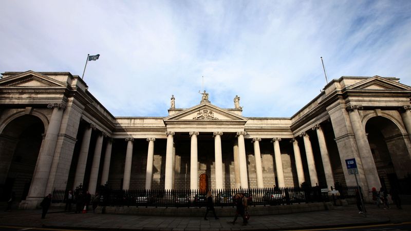 Īrija grasās pārņemt bankas AIB un Bank of Ireland