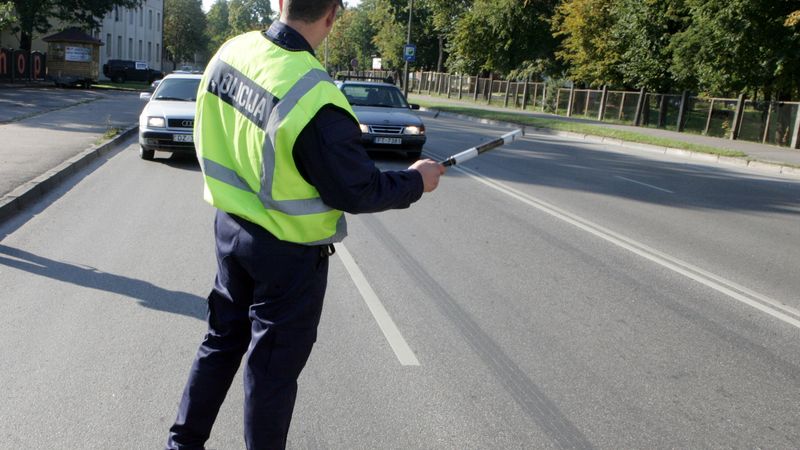 Šorīt Rīgā trīs stundās pieķerti septiņi dzērājšoferi