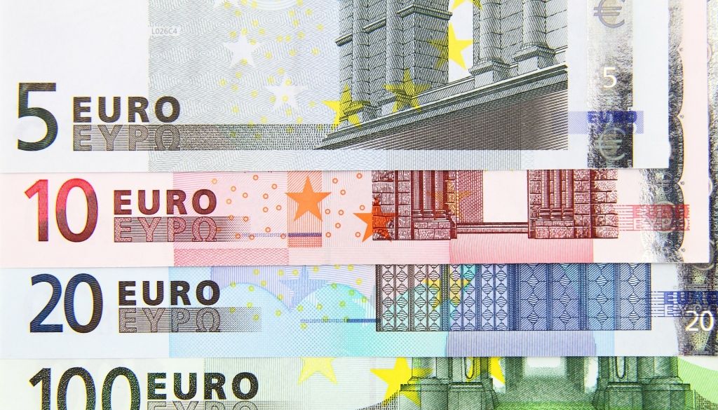 Eiropā galvu ceļ arvien augstāka inflācija