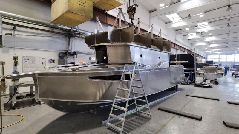 Anytec Production Rīgā saražo ap 250 ātrgaitas laivu gadā