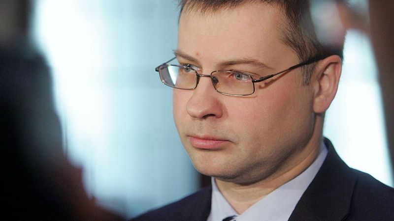 Premjers: budžeta caurumu aizlāpīt ar Latvijas zeltu nav iespējams