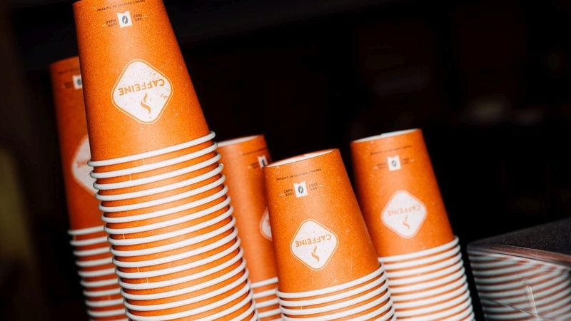 Atļauj Narvesen īpašniekiem iegādāties kafejnīcu ķēdi ar preču zīmi Caffeine