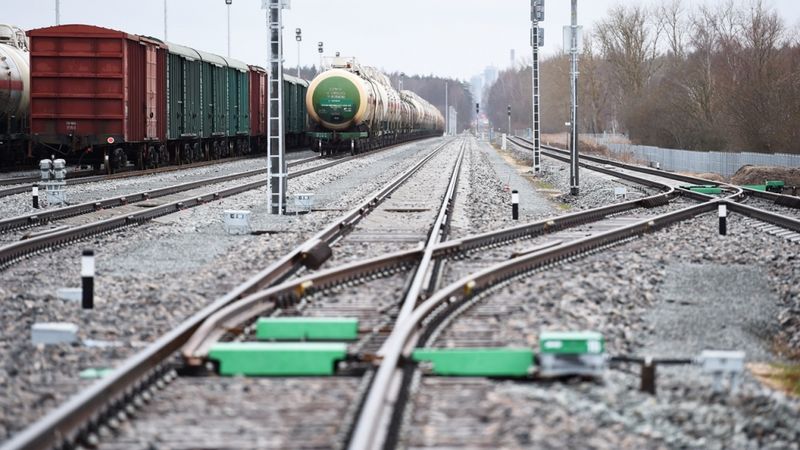 Ceļā devies pirmais Baltijas valstis vienojošais  kravas vilciens Amber Train