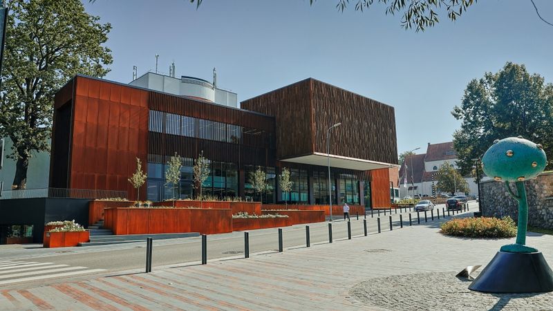VNĪ izsludina iepirkumu dekorāciju darbnīcu kompleksa izveidei Valmierā