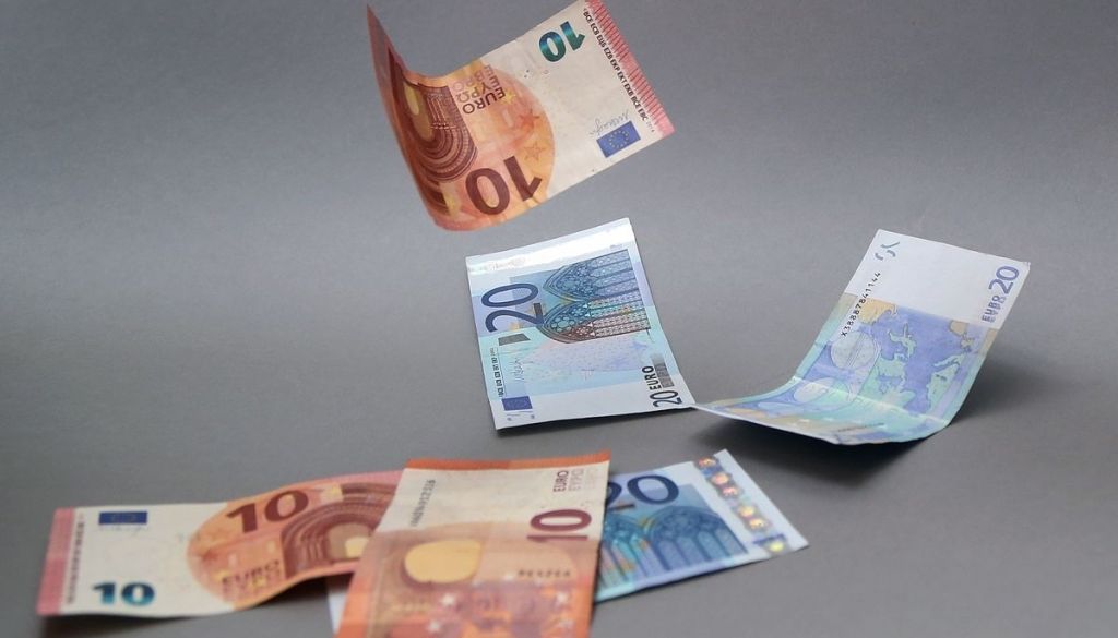 Latvijā kopumā 81% iedzīvotāju uzskata, ka nodokļi ir par augstu