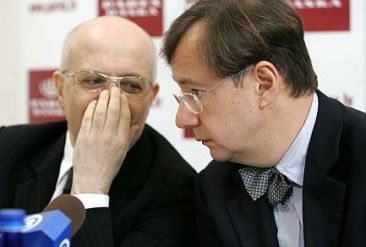 Kargins un Krasovickis tiesā apstrīd Parex akciju pārņemšanu valsts īpašumā