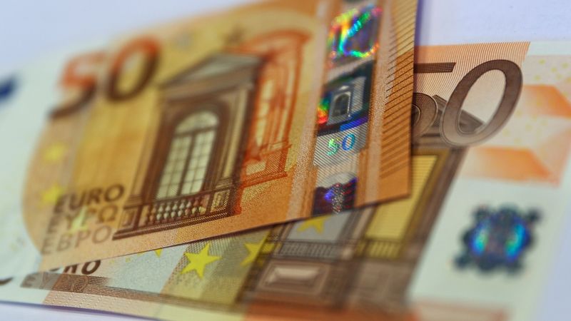 Iedzīvotāji aizņemas mazāk un nekavē maksājumus