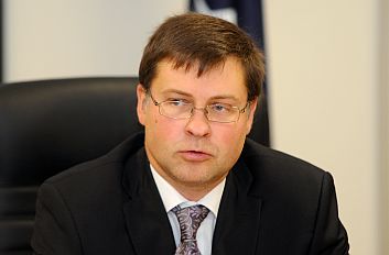 Dombrovskis: ja kāds šķeļ LPS, tad tas ir Saskaņas centrs