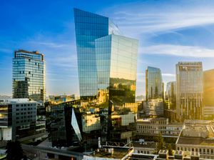 Kāpēc Latvijas privātajiem investoriem fondā “Baltic Core Property Fund” jāinvestē vismaz 100 000 eiro, kamēr Lietuvā un Igaunijā pietiek ar 1 eiro?